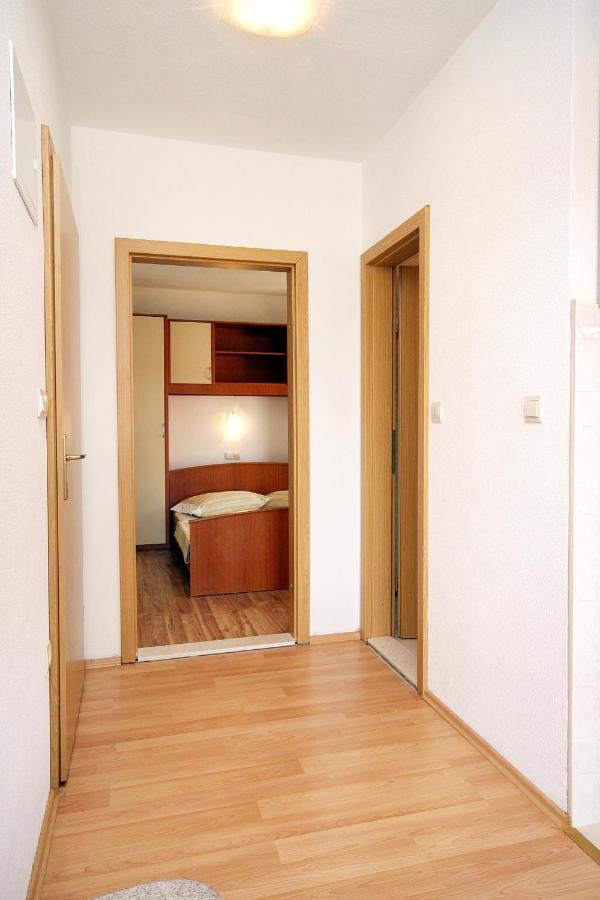Apartments By The Sea Drvenik Donja Vala, Makarska - 6701 Exterior foto